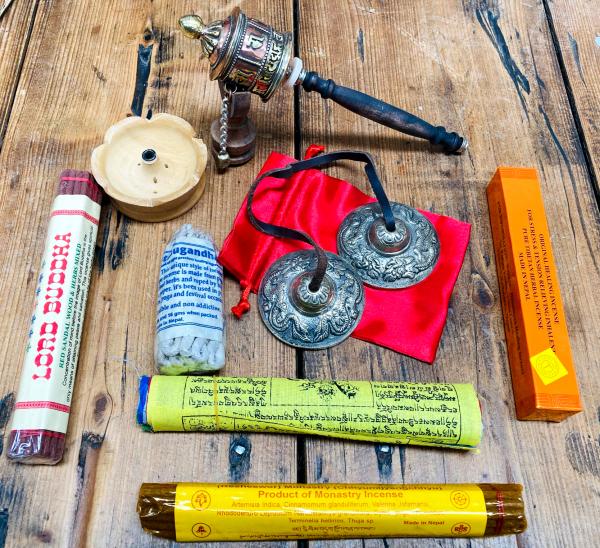 Tibetan Deluxe Meditation Gift Set contains Lord Buddha, Orange Healing, Resheswor Monastery & Astasugandha Rope Incense plus incense holder, Tingsha Bells, Tibetan Prayer Wheel and Prayer Flags
